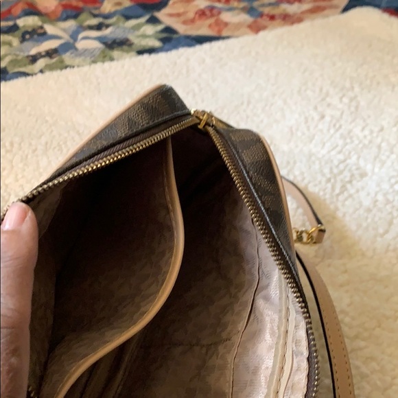 Michael Kors purse - Picture 3 of 3